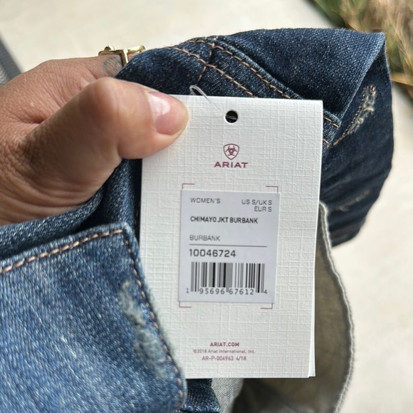 Ariat Women's Blue Denim Jacket - Picture 10 of 10